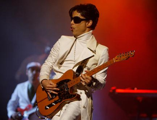 Illustration for article titled 32 Photos of Prince We Love